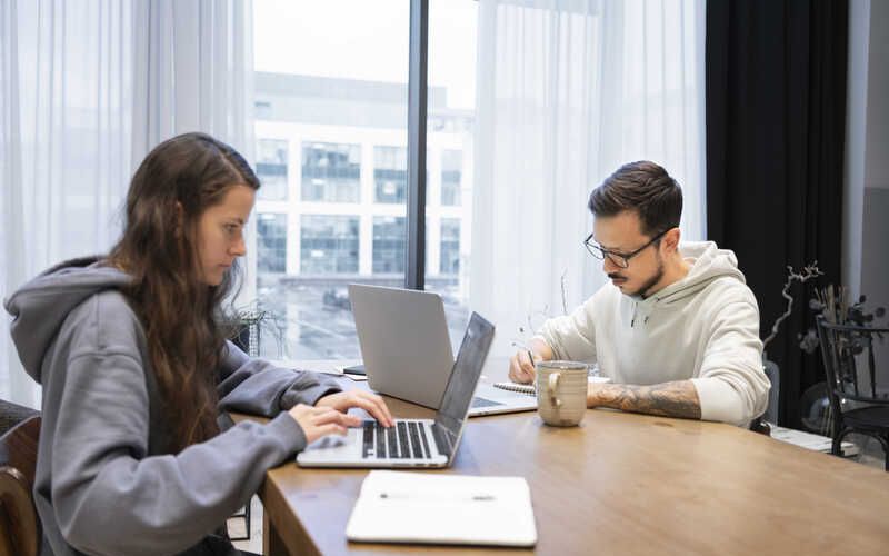 Veja como o aluguel de notebook otimiza o onboarding da sua equipe