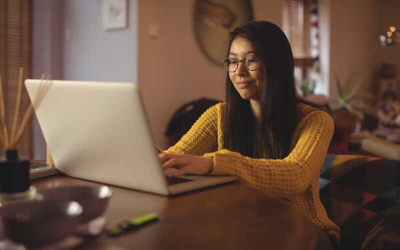 Locação de notebooks para home office e trabalho híbrido: como manter padrão corporativo