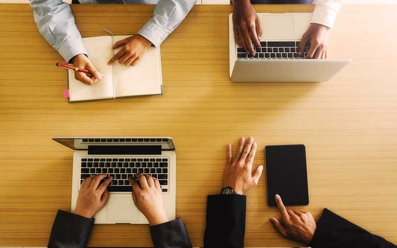 Locação de notebooks com configuração personalizada: perfis por função e menos suporte