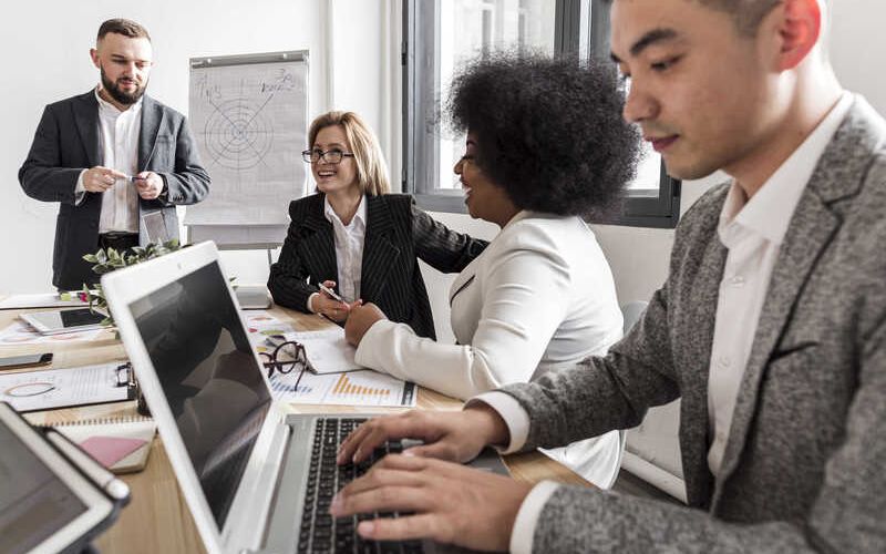 Locação de notebooks com suporte técnico incluso: entenda o impacto nos seus SLAs